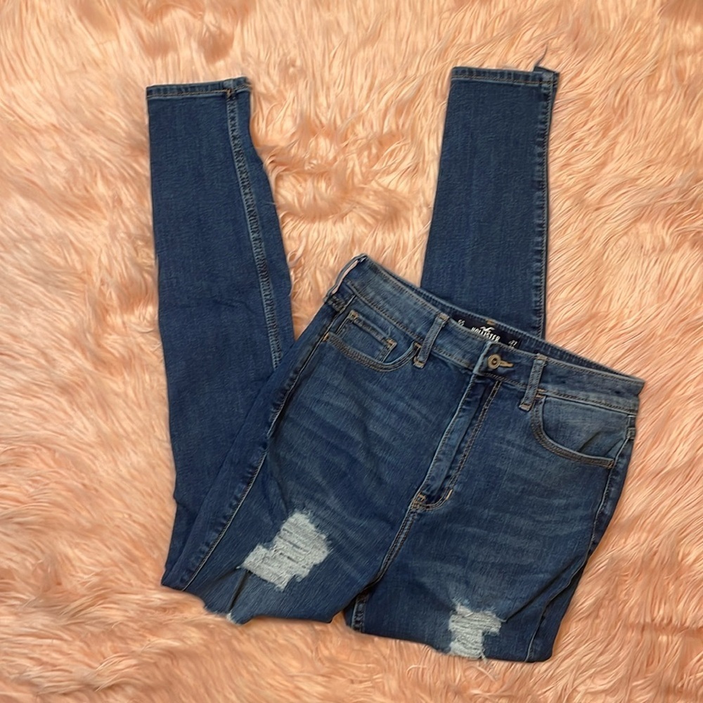 Hollister Curvy Ultra High‎ Rise Super Skinny Distressed Classic Stretch Jeans